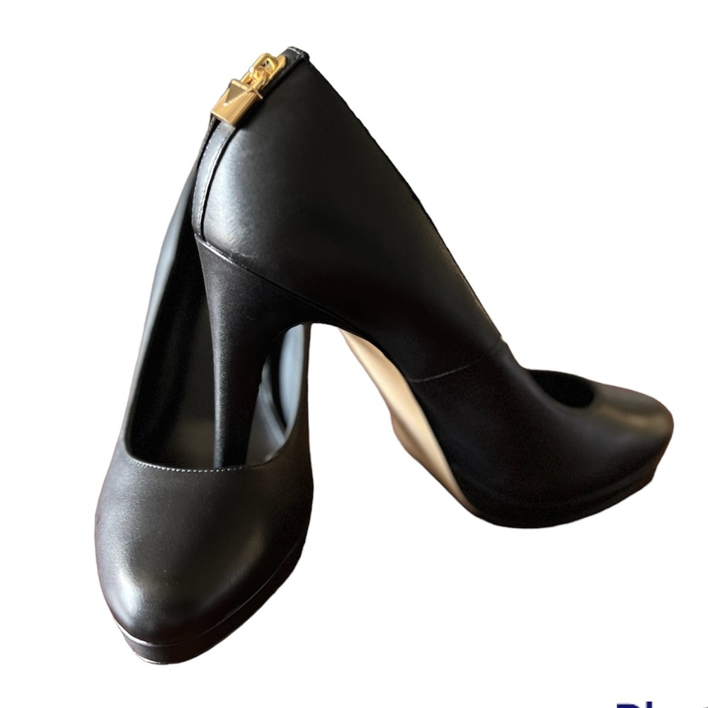 Michael Kors Antoinette Black Leather Pumps